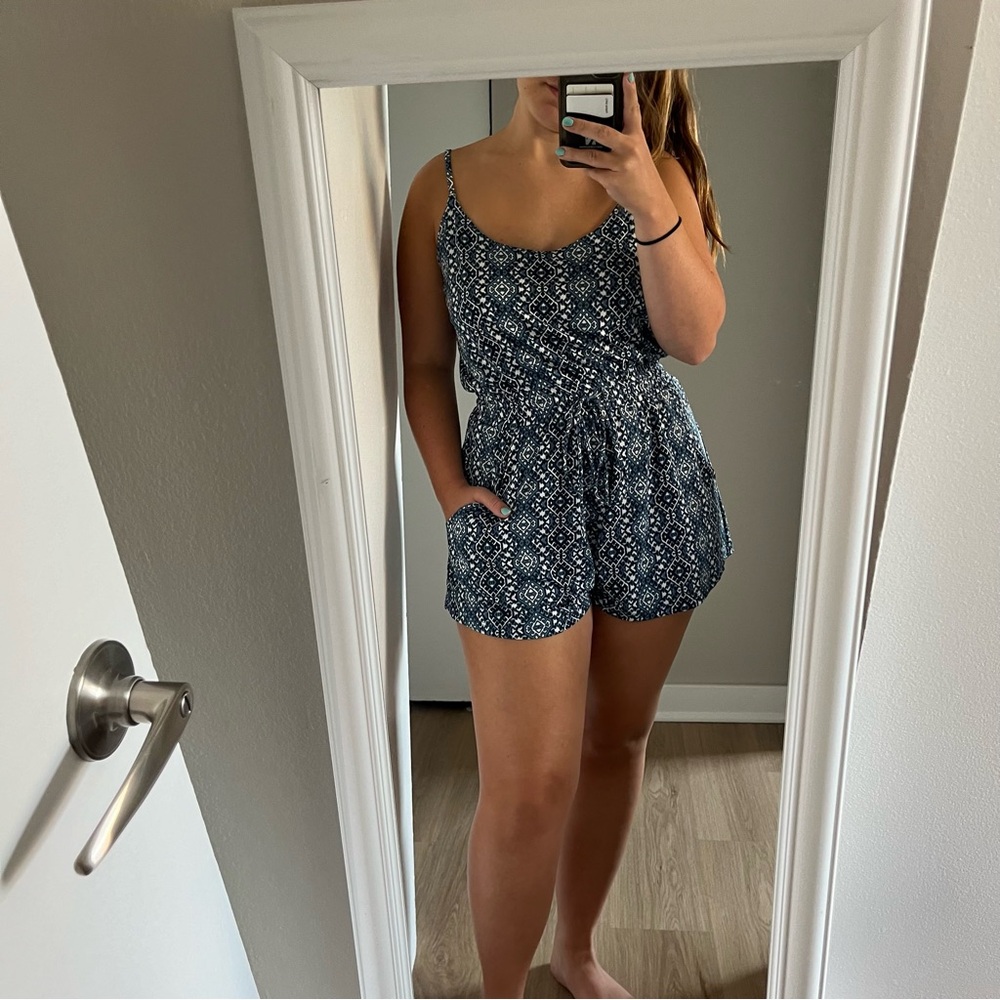Blue & white patterned romper